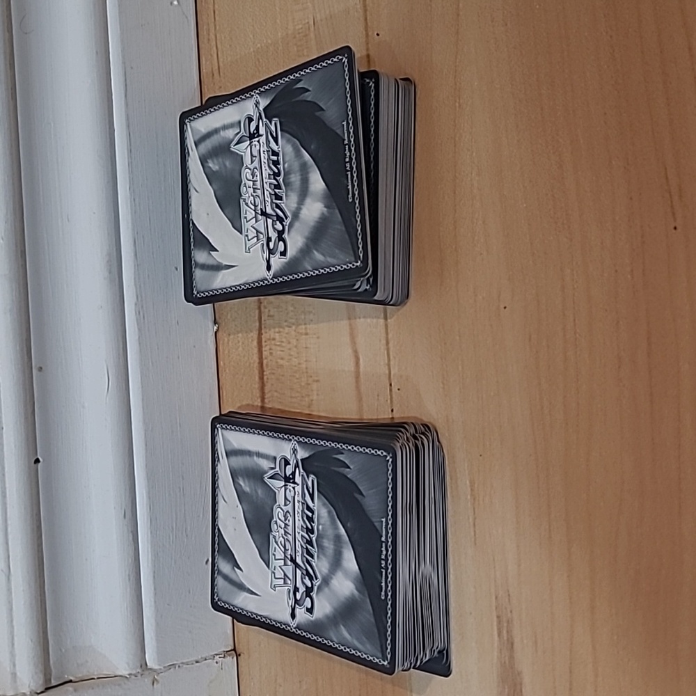 Around 100 Weiss Schwarz cards